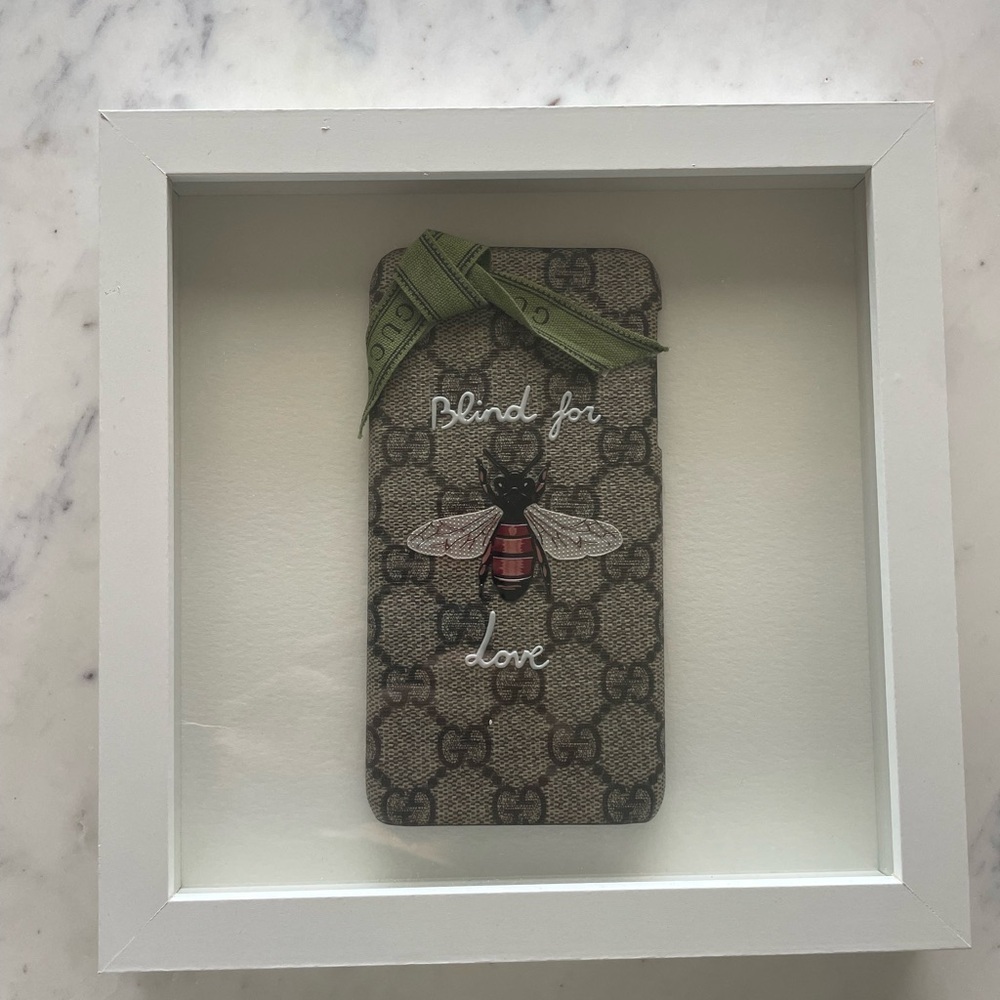 NIB GUCCI Blind For Love IPhone Monogram Bumble Bee Cover frame